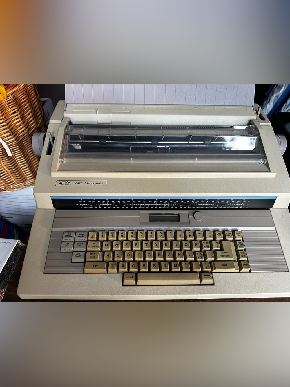 VINTAGE Xerox 6015 Memorywriter Typewriter/Peripheral with Cover (untested)